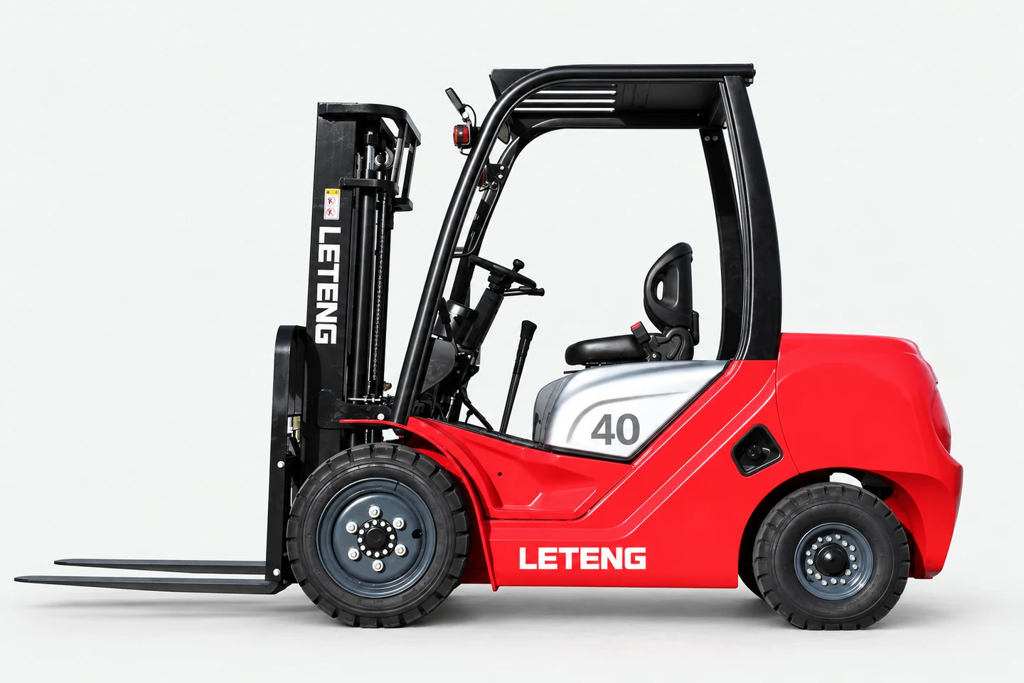 Red LETENG CPC40 diesel forklift shown from the left side